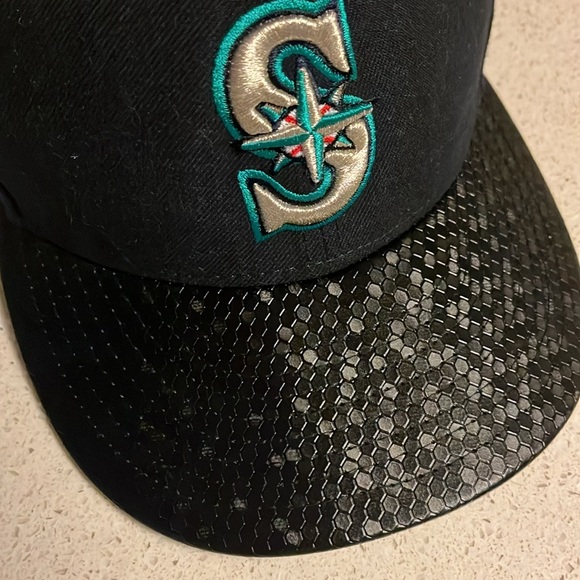 MLB SEATTLE mariners cap size 7 1/8 - Picture 5 of 5
